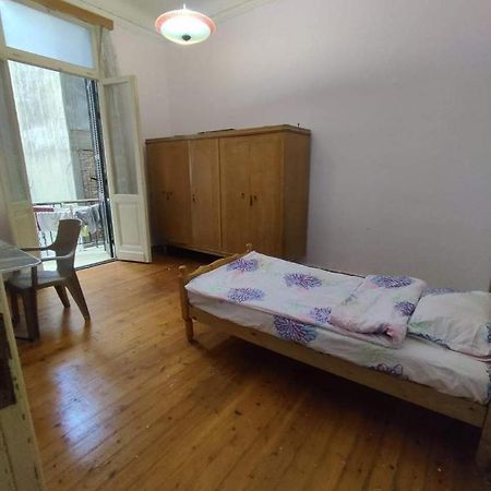 Room No5 A Private Room With Balcony For Men Only And No Ladies Allowed غرفة خاصة للرجال فقط ممنوع السيدات Alexandria Ngoại thất bức ảnh