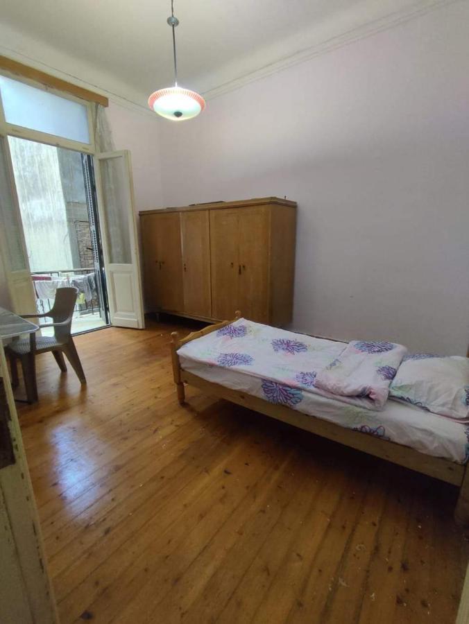 Room No5 A Private Room With Balcony For Men Only And No Ladies Allowed غرفة خاصة للرجال فقط ممنوع السيدات Alexandria Ngoại thất bức ảnh